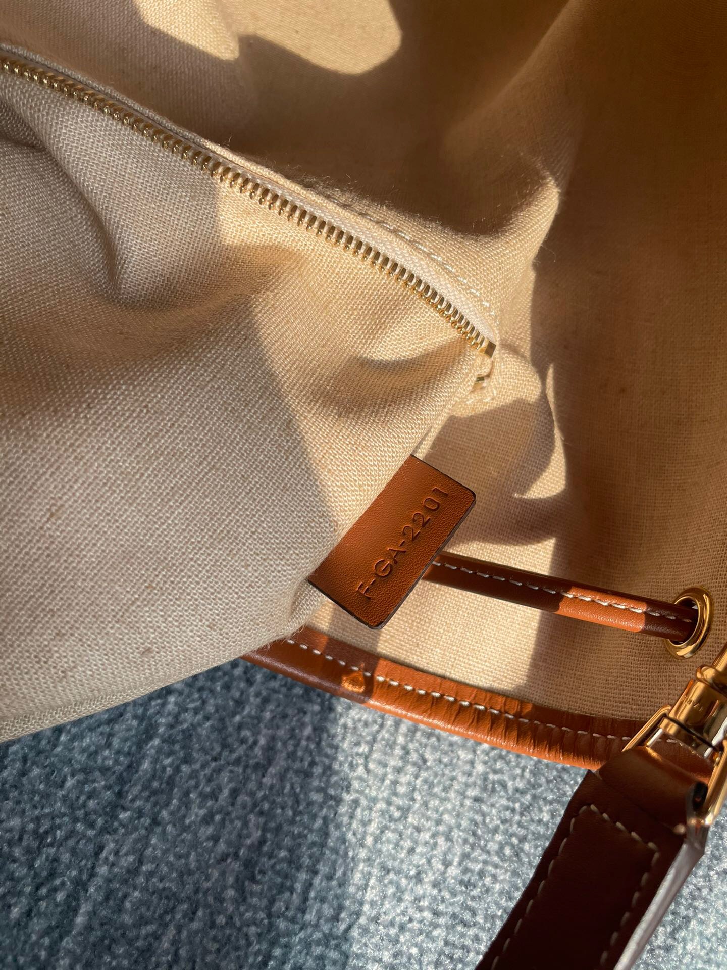 Celine 法式早秋新品SEAU MARIN織物和牛皮革手袋高仿a貨